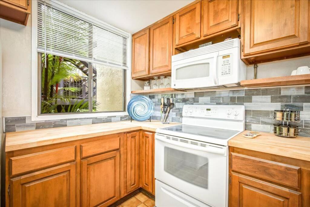 Beautiful 2/2 Condo In Kailua Kona. Ocean View! Kailua-Kona Exterior foto
