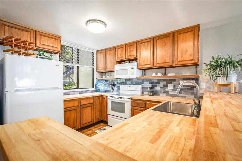 Beautiful 2/2 Condo In Kailua Kona. Ocean View! Kailua-Kona Exterior foto